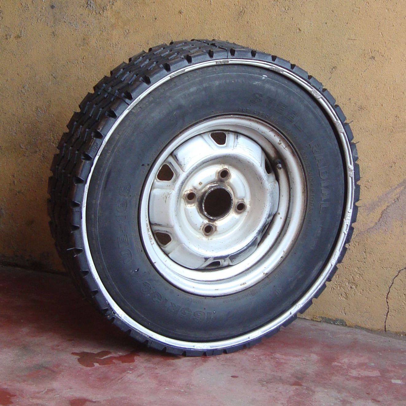 Tire and rim assembly